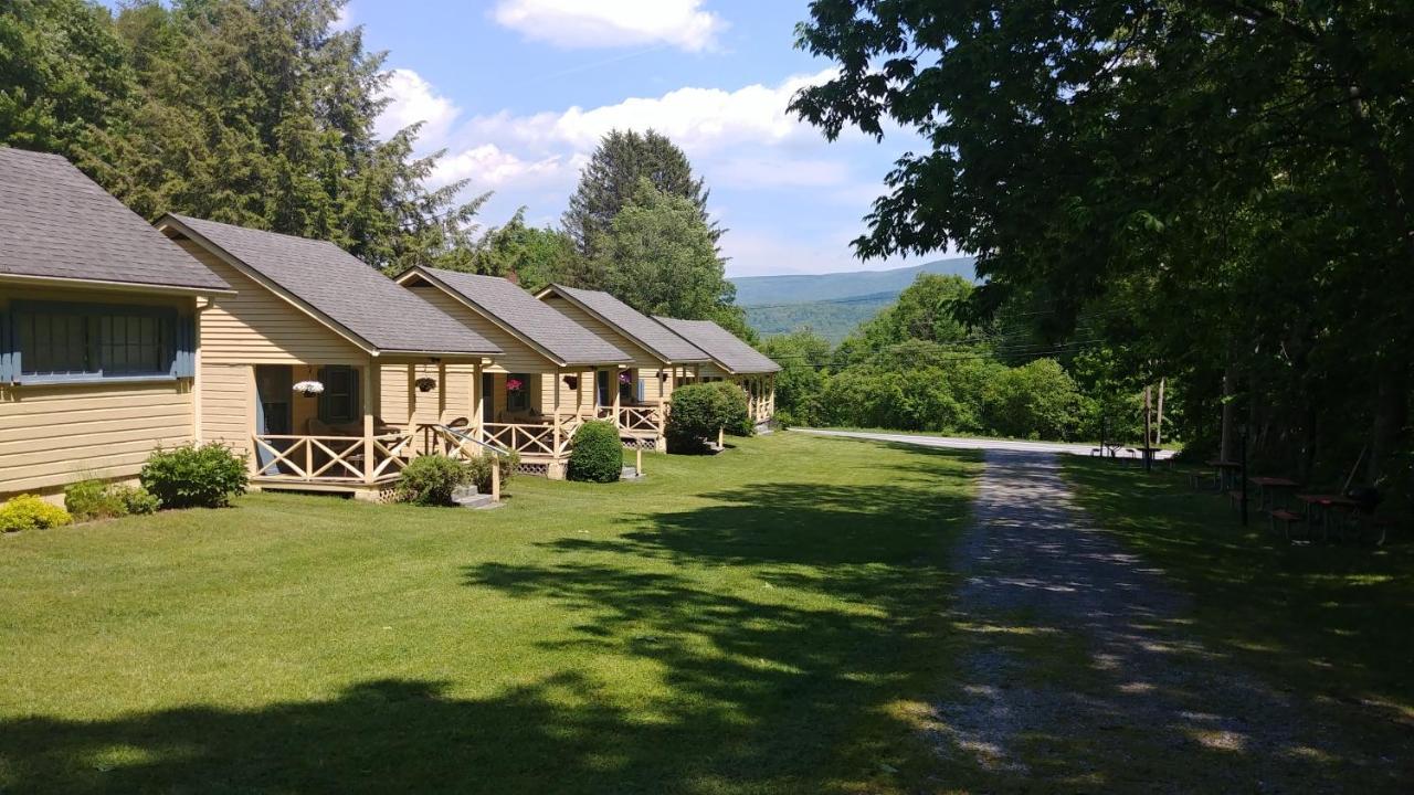 Serenity Motel Shaftsbury Exteriör bild